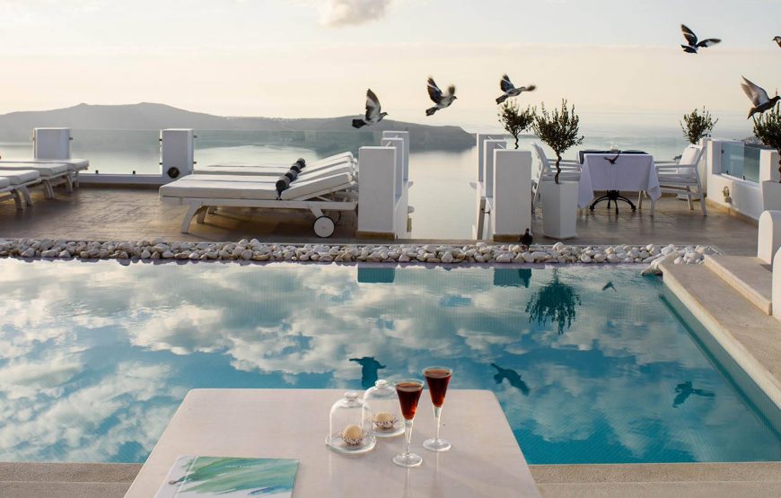 Above Blue Suites – Santorini