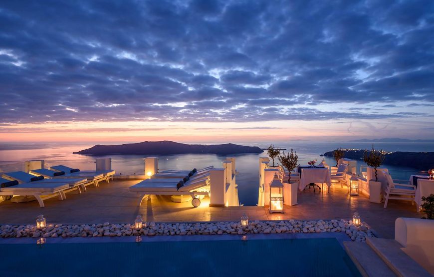 Above Blue Suites – Santorini